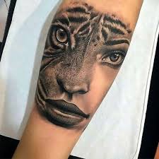 Tigerkopf Tattoo Armtattoo Tatowierung In Schwarz Und Weiss Frau Cutebodytattoos Tiger Tattoo Tattoos Arm Tattoo