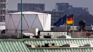 Der deutsche bundestag hat dann am 20. Berlin Die Ewige Hauptstadt Der Spione Deutschland Dw 13 08 2021