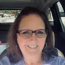 My dinner date in between shows! He's wondering who's that woman wearing  all that makeup? #momlife #backtowork #findingthebalance #nomoresweatpants