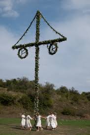 What begins as an idyllic retreat quickly desce Film Review Midsommar Is A Trippy Pastoral Break Up Horror