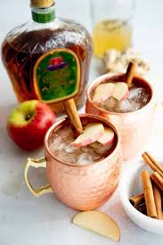 Ice cubes, green apple, sweet and sour mix, vodka, sour apple schnapps. Autumn Apple Kombucha Moscow Mule Wholefully