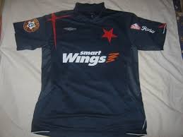 Preise von €21 bis €139. Slavia Praha Weg Fussball Trikots 2006 2007