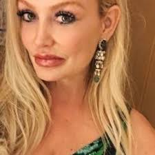 Corinne Corbin's Instagram, Twitter & Facebook