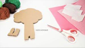 Unsere einfachen bastelsets und bastelideen für jungen und mädchen versprechen reichlich spaß beim kindergeburtstag, zu hause und in der schule. Einen Baum Basteln Mit Kindern Und Kleinkindern Bastelnmitkids