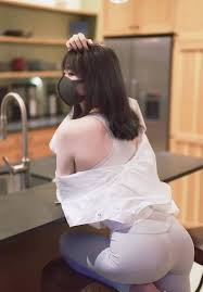 她人生中首次为了金钱在公共场所 性爱 大胆 行为