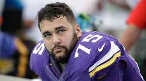AP Source: Panthers add Matt Kalil to offensive line