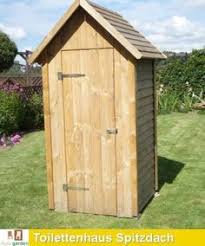 Toilettenhaus Gerateschuppen Mit Spitzdach In 2020 Holzhutte Garten Gerateschuppen Schuppen Ideen