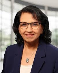 Kelly Lamotte's Instagram, Twitter & Facebook