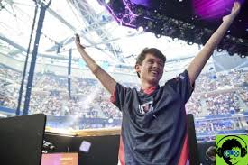 Considered by many to be the best fortnite player in the world is turner tfue tenney who comes to us at number one on my list of the top 10 best fortnite players of 2018. The Best Fortnite Players In 2020