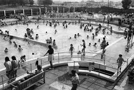 Time For A Dip At Tamworth S Outdoor Swimming Baths Swimming Bath Outdoor Swimming