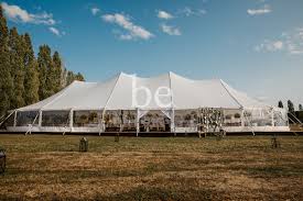 Disponibles en plusieurs dimensions, nos structures s'adaptent à vos événements. Epingle Sur Chapiteaux De Reception Pour Mariages Et Reception