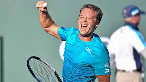 Bei seinem dreisatzsieg zum auftakt in melbourne gegen marcos giron (usa) hatte er schon gespürt, dass da etwas am bauch ist, eine ultraschalluntersuchung ergab später einen einriss im bauchmuskel. Philipp Kohlschreiber Upsets Novak Djokovic In Indian Wells Atp Tour Tennis