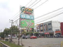 Dari angka itu, enam di antaranya merupakan gerai giant yakni giant. Giant Panam Tutup Mulai Bulan Depan Bangkrut