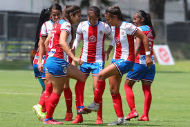 Aunque el plantel ha sufrido muchos cambios, chivas femenil todavía cuenta con 8 campeonas del apertura 2017: El Efecto Yashira En Chivas Femenil