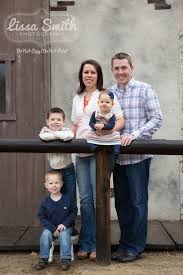 Family Portrait Posing Ideas Family Of Five Family With A Toddler Marriott Hotel Family Portraits Mom And Dad Photography
