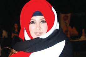 فاجأت الفنانة فيفى عبده متابعيها على موقع انستجرام من خلال حسابها الرسمي، حينما تحدثت في فيديو وهي ترتدي الحجاب بدون ميكاب، كشفت خلاله السبب وراء غيابها الفترة الماضية عن متابعيها على السوشيال ميديا، حيث أرجعت ذلك إلى إصابتها بدور برد شديد منعها من القدرة على الكلام. Ø®Ø§Øµ Ù†ÙˆØ§Ø¹Ù… ØªÙƒØ´Ù Ø­Ù‚ÙŠÙ‚Ø© Ø§Ø±ØªØ¯Ø§Ø¡ ÙÙŠÙÙŠ Ø¹Ø¨Ø¯Ù‡ Ø§Ù„Ø­Ø¬Ø§Ø¨ Ù†ÙˆØ§Ø¹Ù…