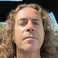 Sean McEwen (@RealEyesMcEwen)