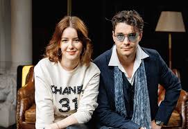 Список и график выхода серий, описание и рейтинг на шерлок в россии. Maksim Matveev Irina Starshenbaum I Vladimir Mishukov Predstavili Serial Sherlok V Rossii