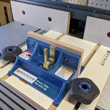 Rockler Router Table Box Joint Jig In 2020 Box Joint Jig Box Joints Router Table