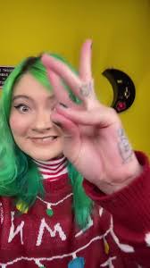 how could it NOT be the pinky? 🥴