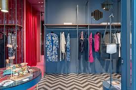Cristina Zanni Designer Runway Rsm Pavimento Con Motivo Herringbone Bicolore Realizzato Con Piastrelle Della Collezione Ge Concept Store Design Tile Floor