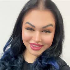 Who recommends a photographer for a baby's 1st birthday?