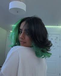 تاخذين الثيم فولو غير كذا ما احللك Hair Styles Beauty Long Hair Styles