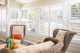 These luxurious window treatments blend high tech with high fashion they cost a pretty penny, but do they ever bring the wow. What Are The Best Window Treatments For Large Windows