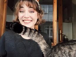 Yeni dizisi ile ekranlarımız gelecek olan güzel oyuncu beyaz yalan alara'nın yani deniz baysal sevgilisi kim ? Deniz Isin Kimdir Nereli Kac Yasinda Dogum Tarihi Boyu Kilosu Sevgilisi Oynadigi Diziler