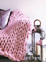 I absolutely love the look of big chunky knit blankets. Diy Chunky Knit Blanket Step By Step Guide Zharzi