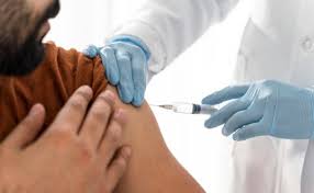 Si tu intención no es tener hijos próximamente, te gustará saber que el efecto de la inyección anticonceptiva para hombres dura entre 10 y 13 años, aunque ojo, si es tu decisión revertir su efecto, puedes hacerlo. Pronto Podria Salir A La Venta Una Vacuna Anticonceptiva Para Hombres