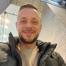 Derek Ginn's Instagram, Twitter & Facebook