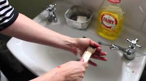 how to clean acrylic painting brushes