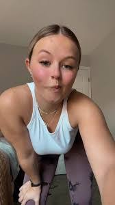 Allyson Schmidt's Instagram, Twitter & Facebook