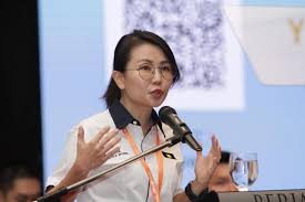 Dato' seri mohamad nazri bin abdul aziz merupakan menteri pelancongan dan k ebudayaan mulai 16 mei 2013. Mca Youth Chief Slams Nazri For His Remarks The Star