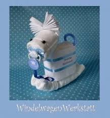 Windel Geschenk Zur Geburt Eine Tolle Idee Zum Selber Basteln Foto 3 Windelwagen Windeltorte Aus Der Windelwagenwerks Windelwagen Windel Windelgeschenke