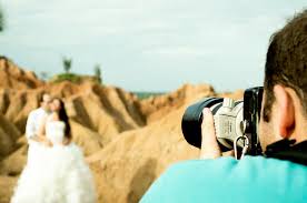 We are a 4.8 star rated groupon vendor. What Should A Wedding Photography Package Include