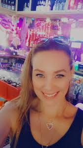 Bartenders and servers needed for weekdays and weekends