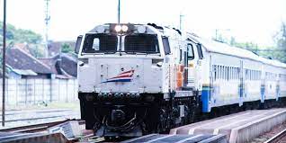 Semoga informasi ini dapat membantu anda dalam melakukan perjalanan dengan kereta api. 8 Hal Yang Perlu Diperhatikan Saat Naik Kereta Di Masa Adaptasi New Normal Halaman All Kompas Com