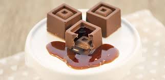 So bleiben die finger beim naschen schön sauber und sie sehen noch dazu einfach hübsch aus. Pralines Selber Machen Rezept Fur Zarte Kaffee Pralinen Mit Flussigem Kern