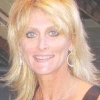 Mindy Peck's Instagram, Twitter & Facebook