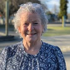 Fiona Wilcox's Instagram, Twitter & Facebook