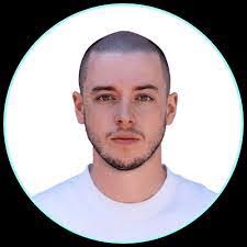 Aaron Eadie's Instagram, Twitter & Facebook