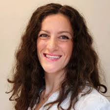 This morning, I got to reconnect with Caroline Armour, a person and leader  I deeply respect, and she generously joined our Emerging CFOs at Imperial  College London for a fireside chat. |