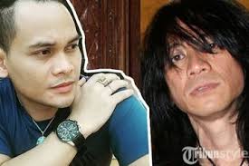 Selain jokowi, ma'ruf amin, 500 artis, musisi, budayawan dan seniman, konser. Turut Prihatin Mbah Mijan Doakan Orang Ketiga Dalam Rumah Tangga Abdee Slank Mengalah