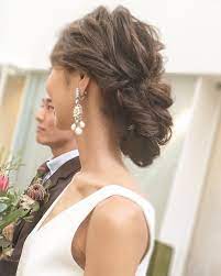 tomoko tanaka hair makeさんはinstagramを利用しています お天気は ですが そんな天気を吹き飛ばすかのように 本日のパーティーも盛り上がってます 縦に長く作ったエレガントなスタイル ウェディング ヘアスタイル 花嫁 髪型