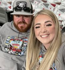 Ashley Foy's Instagram, Twitter & Facebook