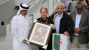 العنابي في كأس آسيا تحدي المقاطعة لتحقيق إنجاز بالإمارات عالم الرياضة Dw Coat Lab Coat