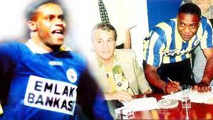 + fenerbahçe'nin eski futbolcusu dalian atkinson, polisle girdiği tartışmada şok aletinin etkisiyle hayatını kaybetti. Fenerbahce Nin Eski Futbolcusu Dalian Atkinson Sok Tabancasiyla Olduruldu Onedio Com