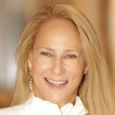 Donna Beatty's Instagram, Twitter & Facebook